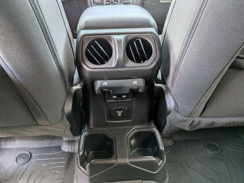 Used 2023 Jeep Wrangler Unlimited Sahara AWD/4WD image 15