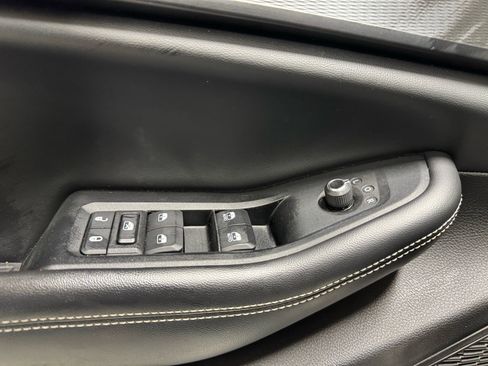 Used 2023 Jeep Grand Cherokee L Laredo image 25