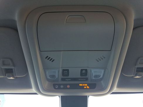 Used 2023 Chevrolet Equinox LT image 19