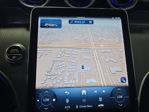 Used 2025 Mercedes-Benz GLC 300 4MATIC image 22