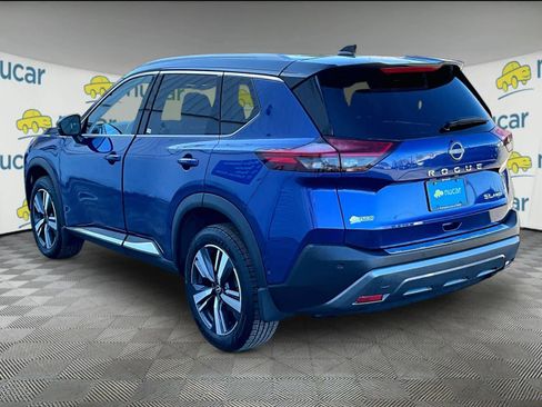 Used 2023 Nissan Rogue SL w/ SL Premium Package image 4