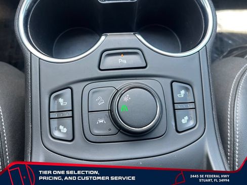 Used 2024 GMC Terrain SLT w/ Tech Package FWD image 26
