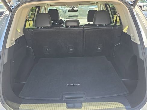 Certified 2025 Nissan Rogue SV w/ SV Premium Package FWD image 10