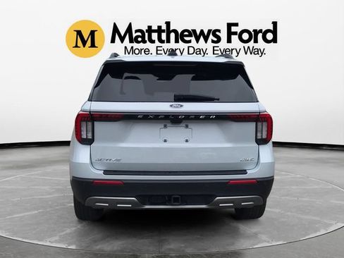 Used 2025 Ford Explorer Active w/ Active Comfort Package AWD/4WD image 4