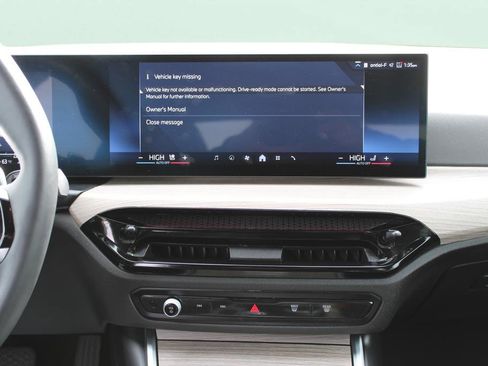 Used 2025 BMW 330i Sedan image 20