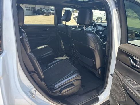 Used 2023 Jeep Grand Cherokee L Laredo AWD/4WD image 26