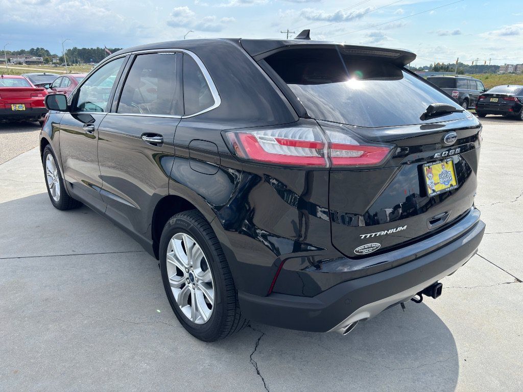 Used 2021 Ford Edge Titanium w/ Class II Trailer Tow Package AWD/4WD image 6