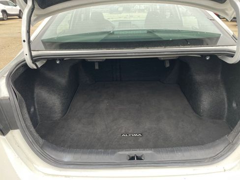 Used 2025 Nissan Altima 2.5 SV image 31