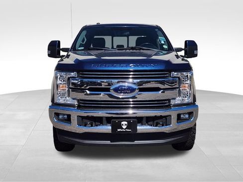 Used 2018 Ford F250 Lariat w/ Lariat Value Package AWD/4WD image 2