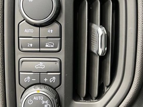 Used 2023 Chevrolet Silverado 1500 Custom image 29