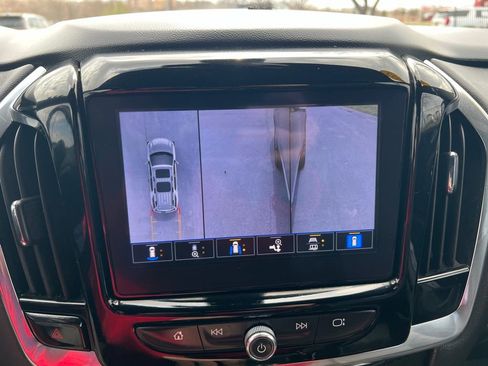 Used 2023 Chevrolet Traverse Premier AWD/4WD image 42