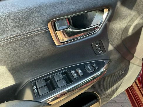 Used 2016 Toyota Avalon Limited w/ Toyota Safety Sense Package image 11