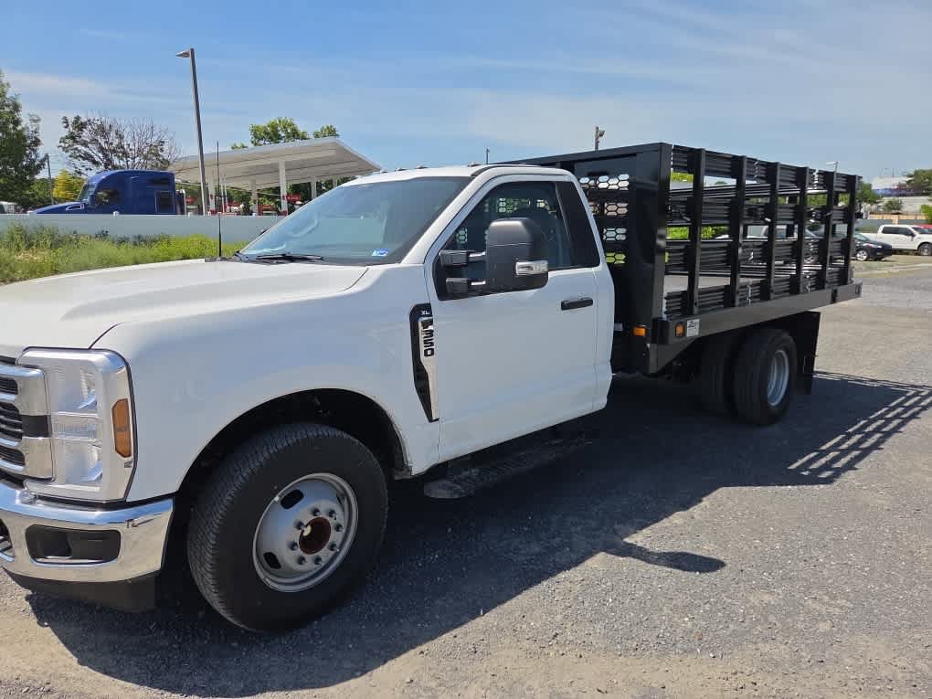 New 2025 Ford F350 XL w/ XL Chrome Package RWD image 3