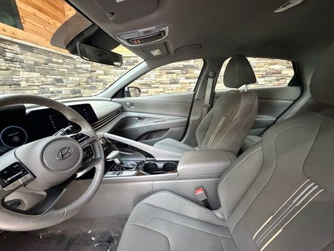 Certified 2023 Hyundai Elantra SEL w/ Convenience Package image 11