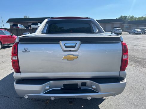 Used 2013 Chevrolet Avalanche LTZ AWD/4WD image 7