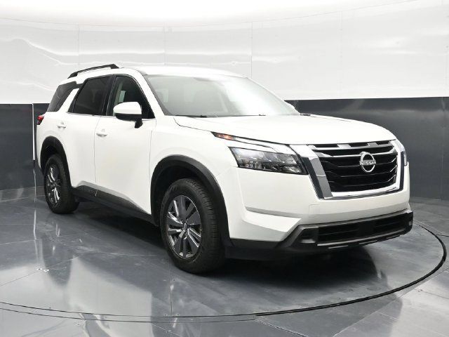 Used 2025 Nissan Pathfinder SV FWD image 6