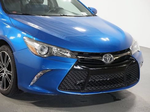 Used 2016 Toyota Camry SE FWD image 4