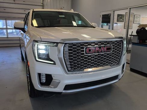 Used 2021 GMC Yukon Denali w/ Denali Premium Package AWD/4WD image 42