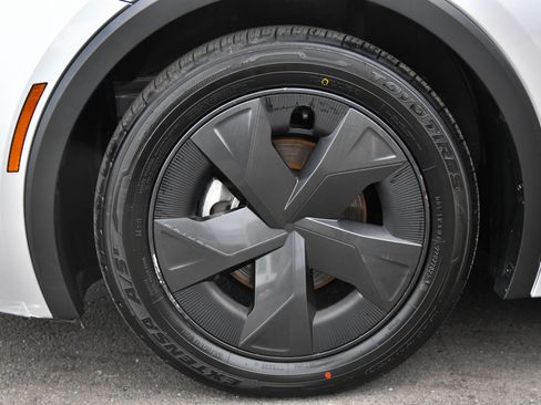 Used 2024 Toyota Prius LE image 12