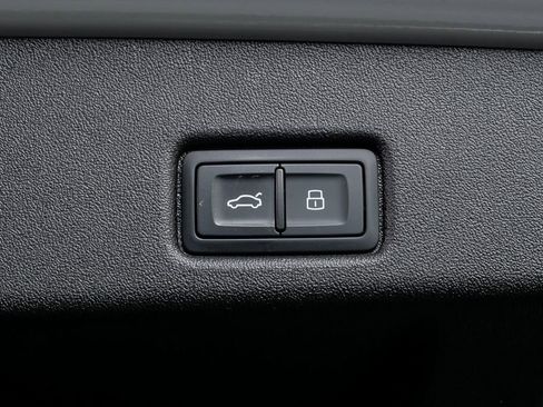 Used 2025 Audi Q5 Premium Plus w/ Premium Plus image 32