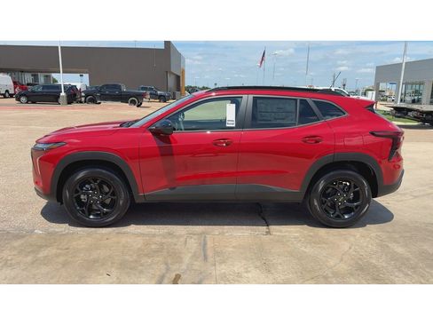 New 2026 Chevrolet Trax LT w/ Driver Confidence Package FWD image 5