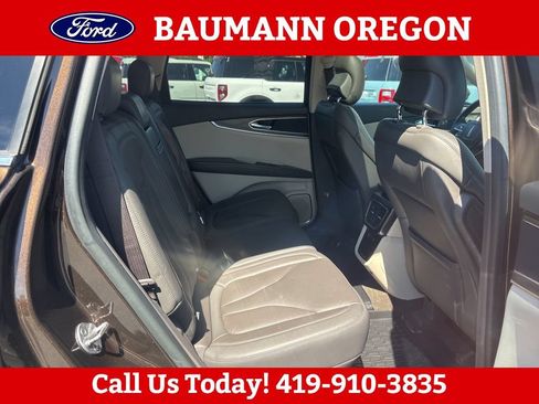 Used 2019 Lincoln Nautilus Select AWD/4WD image 8