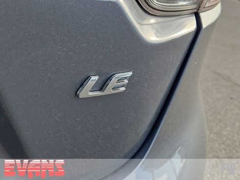 Used 2023 Toyota Corolla LE image 3