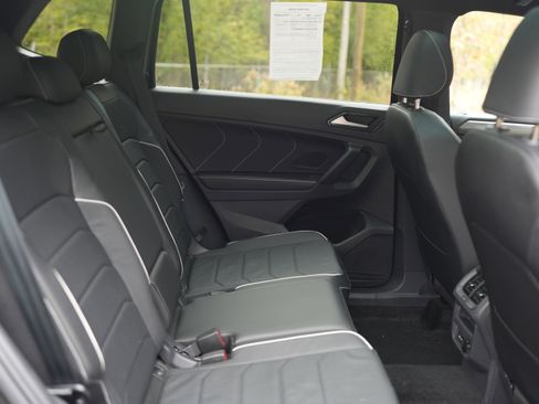 Certified 2023 Volkswagen Tiguan SEL R-Line image 23