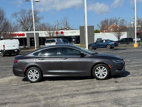 Used 2016 Chrysler 200 Limited FWD image 5