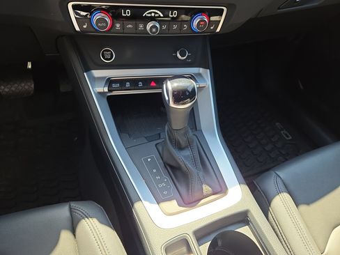 Certified 2025 Audi Q3 2.0T Premium w/ Convenience Package AWD/4WD image 22