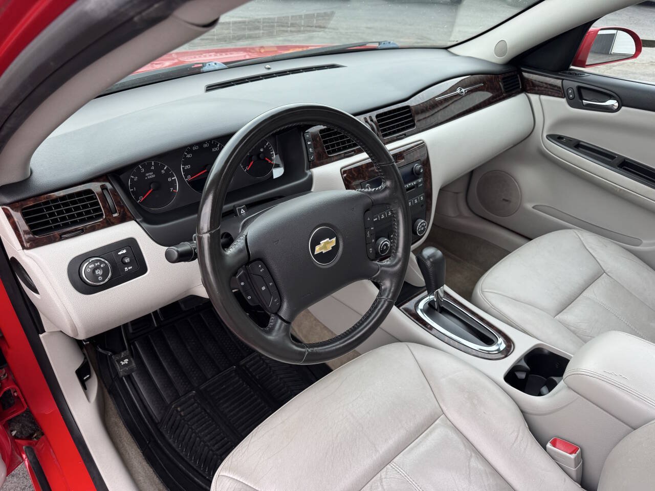 Used 2012 Chevrolet Impala LTZ FWD image 14
