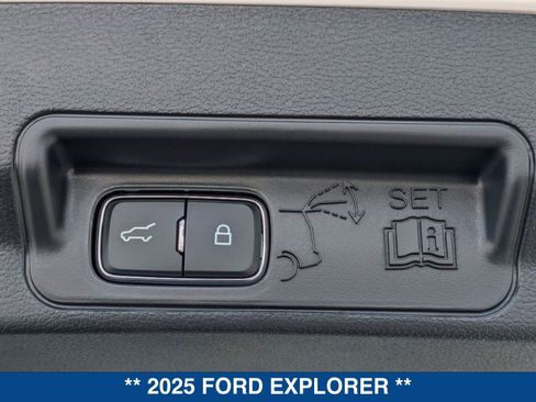 New 2025 Ford Explorer Active w/ Active Comfort Package image 15