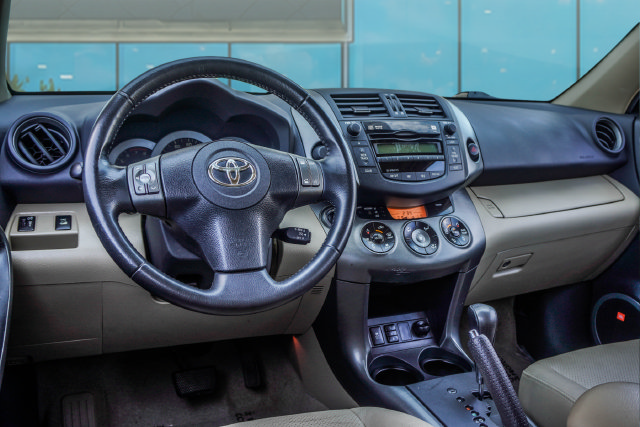 Used 2011 Toyota RAV4 Limited w/ Limited Extra Value Pkg FWD image 22