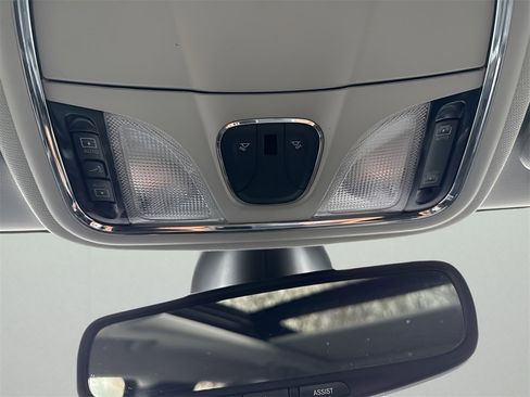 Used 2019 Jeep Cherokee Trailhawk w/ Comfort/Convenience Group image 31