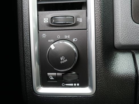 Used 2018 RAM 1500 Big Horn AWD/4WD image 26