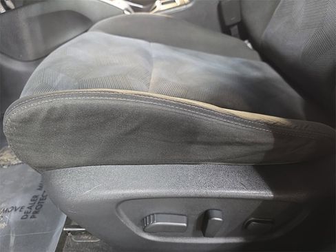 Used 2016 Nissan Rogue SV image 27