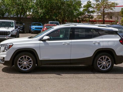 Used 2023 GMC Terrain SLT AWD/4WD image 8