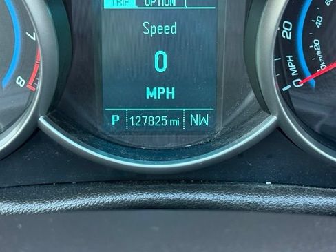 Used 2015 Chevrolet Cruze LT FWD image 4