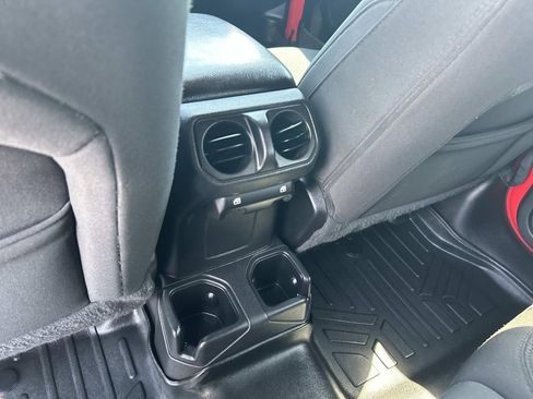 Used 2022 Jeep Wrangler Unlimited Sport image 18