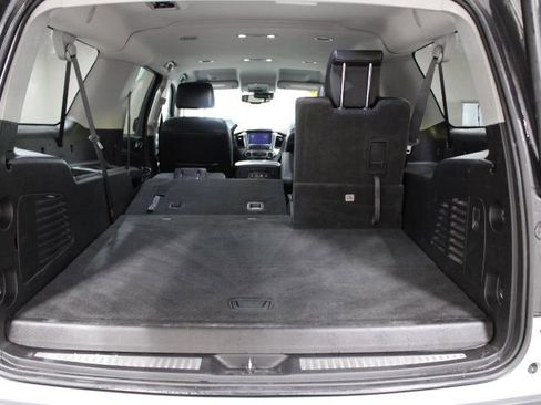 Used 2018 Chevrolet Suburban LT image 13