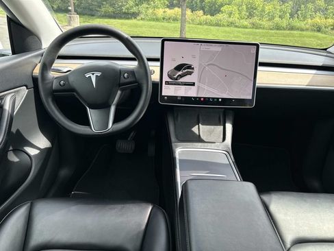 Used 2021 Tesla Model Y Long Range AWD/4WD image 20