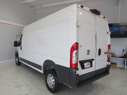 Used 2016 RAM ProMaster 2500 w/ Premium Appearance Group image 9