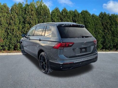 Used 2024 Volkswagen Tiguan SE image 7