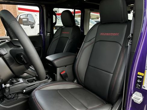 Used 2026 Jeep Wrangler Unlimited Rubicon AWD/4WD image 25