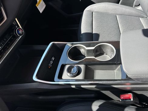 New 2026 Chevrolet Equinox LT w/ Convenience Package II image 20