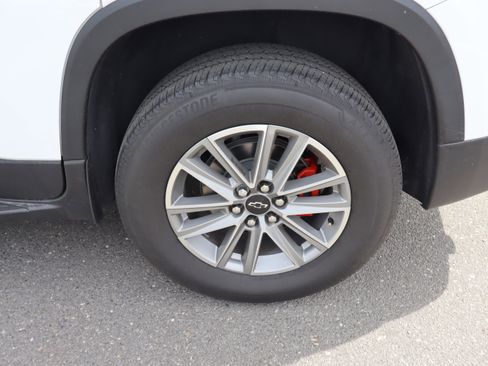 Used 2022 Chevrolet Traverse LT FWD image 44