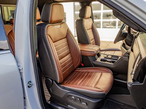 Used 2025 GMC Sierra 2500 Denali Ultimate image 30