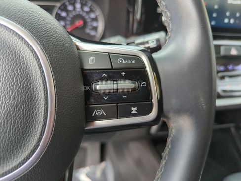 Used 2023 Kia Sorento EX w/ Panoramic Sunroof Package FWD image 12