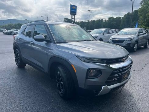 Used 2023 Chevrolet TrailBlazer LT FWD image 4