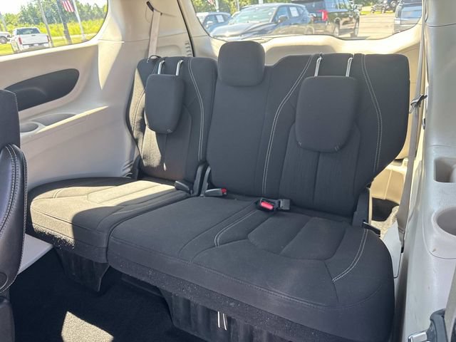 Used 2023 Chrysler Voyager LX FWD image 17